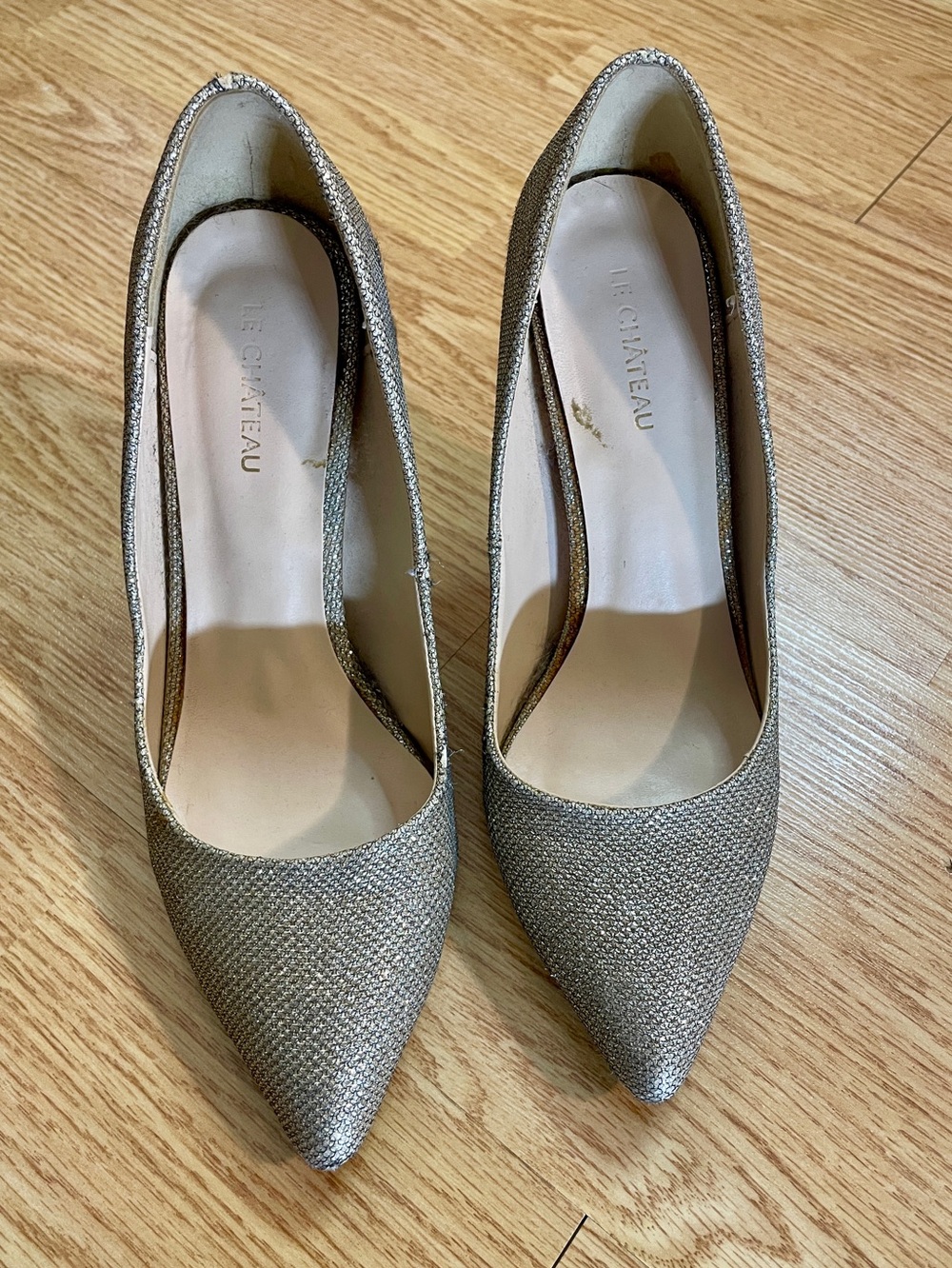 le chateau Shimmery Gold Pointed Heel Pumps